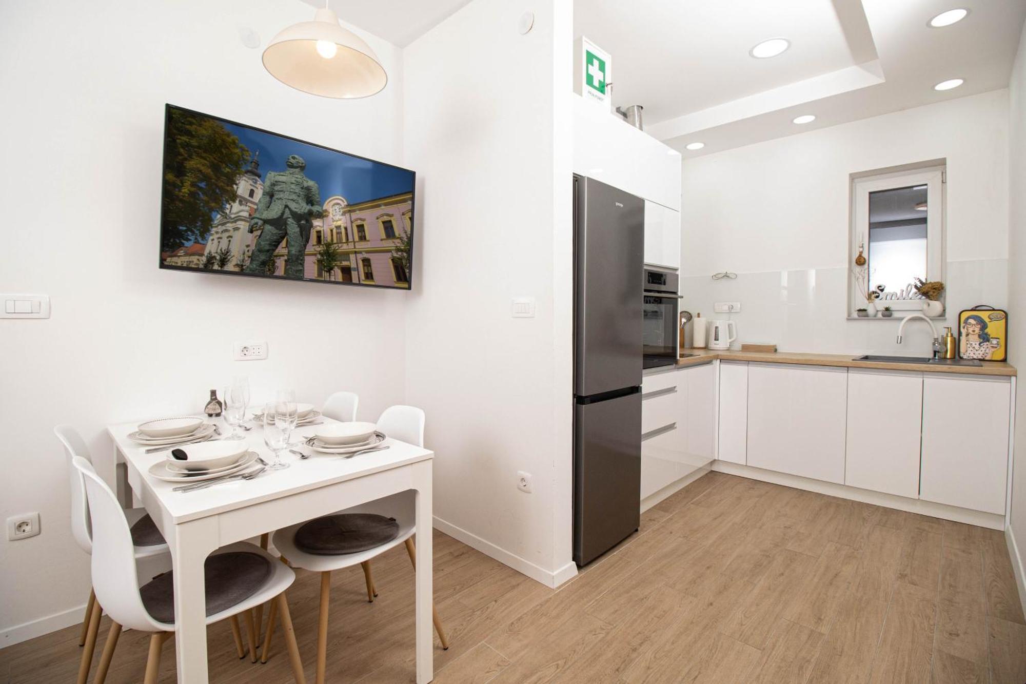 Apartman Maki Vinkovci Esterno foto
